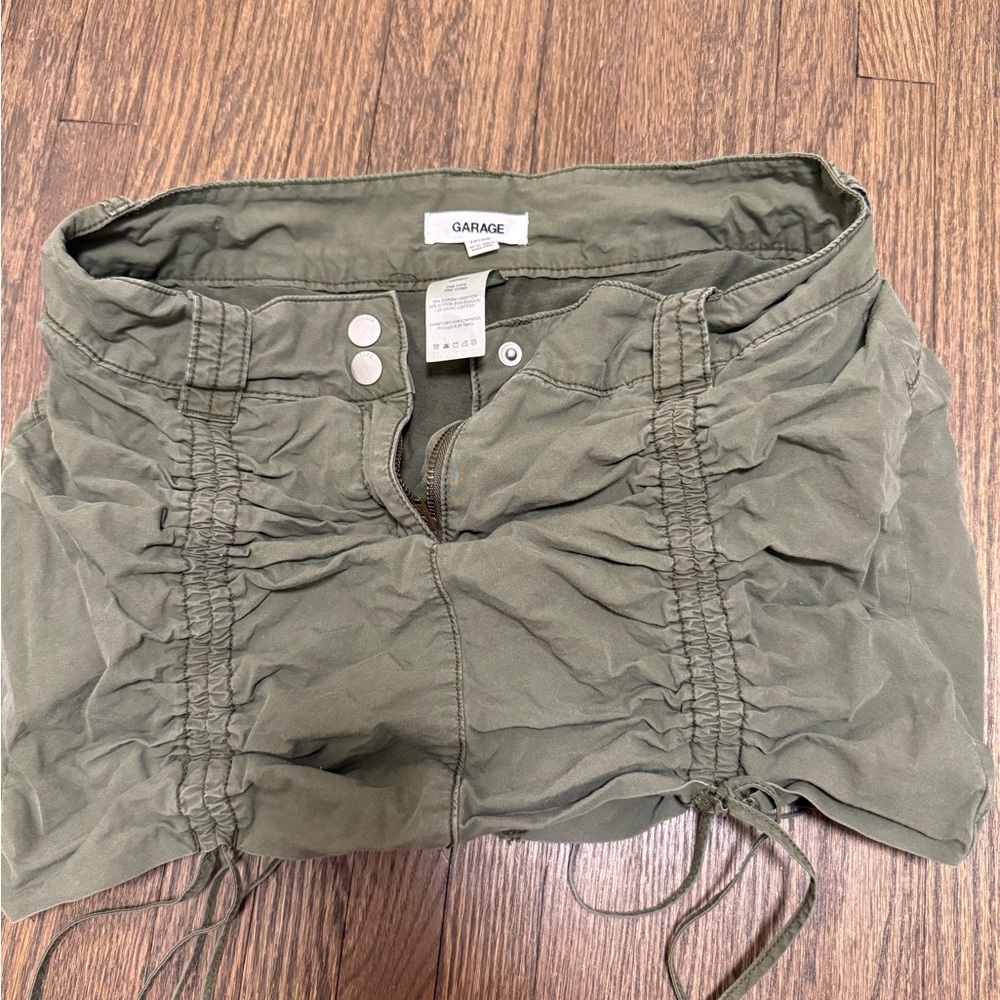 Garage Green Cargo Shorts with Relaxed Fit
